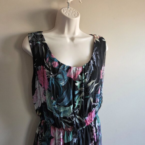 100% silk maxi floral dress. Made in Italy. - Picture 2 of 9